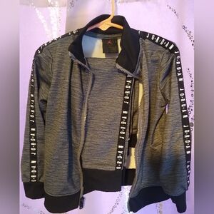 Nike Jordan Boys Gray/Blk Sweatsuit